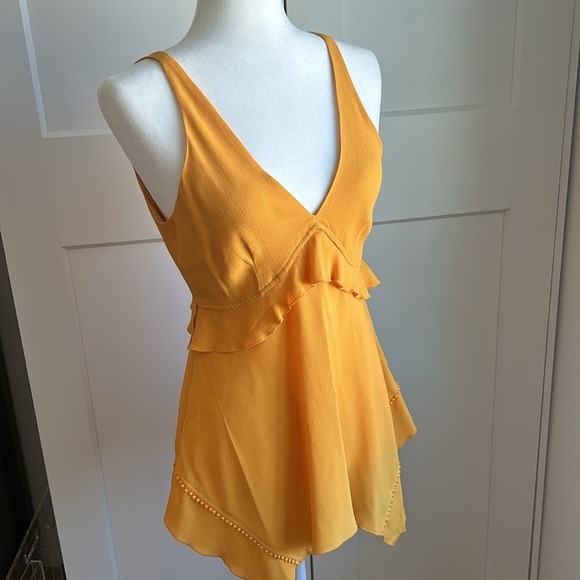 DEREK LAM 10 CROSBY Saffron V neck top size 2 - Picture 2 of 6